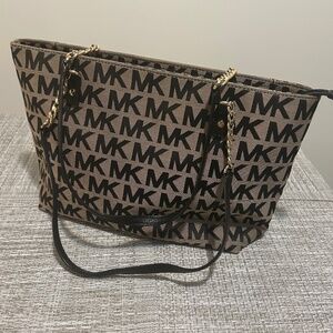 Michael Kors Jet Set Travel Tote – Gold Hardware | Taupe Saffiano Leather